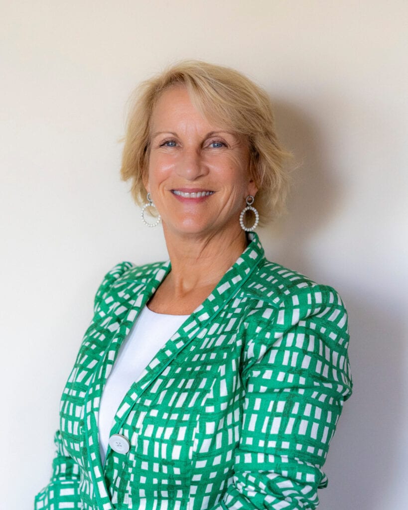 Tracy Conrad headshot