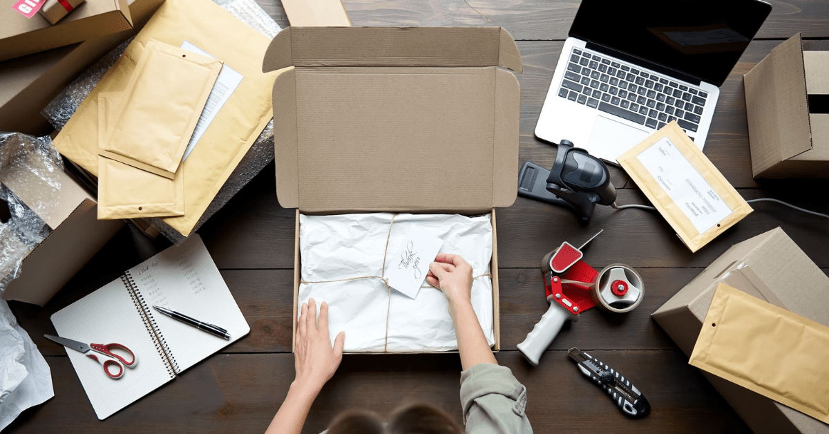 When Should You Use Boxes or Envelopes for Packaging?